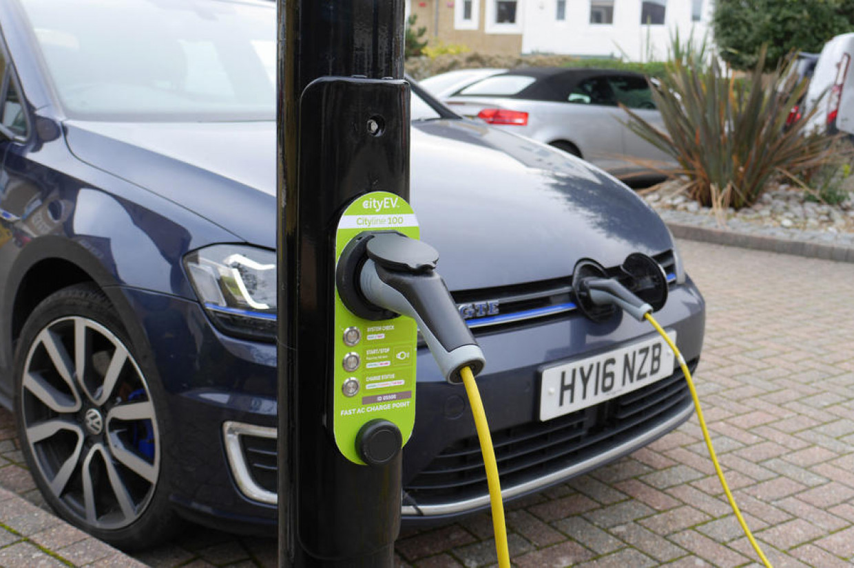 Uk Government Targets 300000 Charging Points By 2030 Move Electric 1380